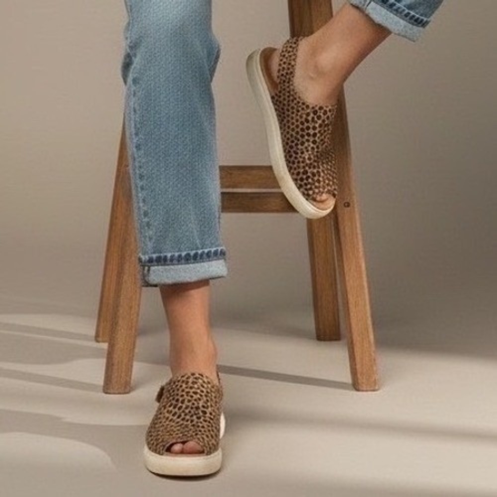 Chocolat Blu Shoes| Chocolat Blu Neila' Sandals Size 40 EU/ 9-9.5 US | Suede